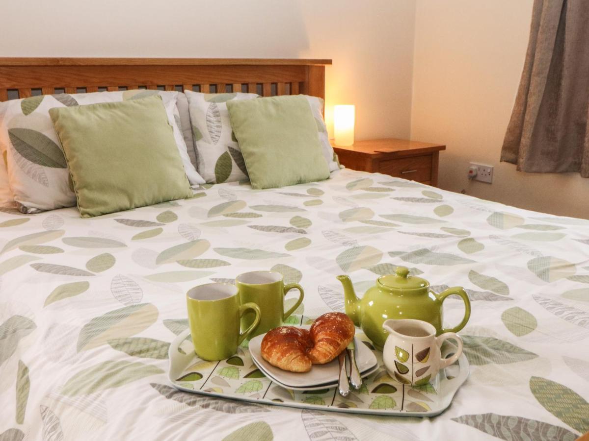 Horse Mill Lodge Taddington Екстериор снимка